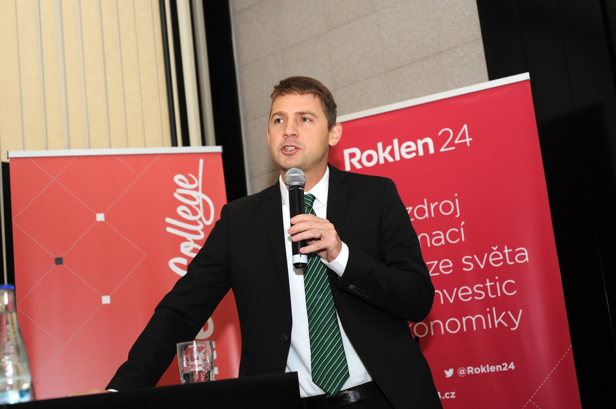 P. Mach na ekonomické konferenci: Jak řešit rozdíly v odvodech na zdravotní a sociální pojištění mezi zaměstnanci a živnostníky P. Mach na ekonomické konferenci: Jak řešit rozdíly v odvodech na zdravotní a sociální pojištění mezi zaměstnanci a živnostníky