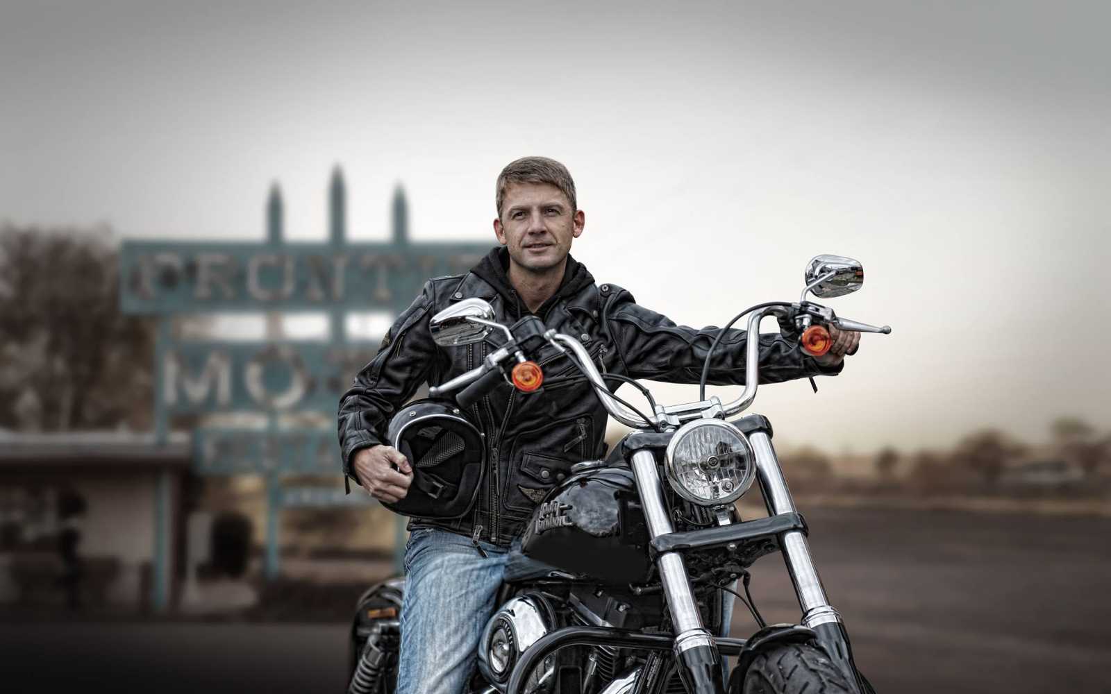 na motorce barevna